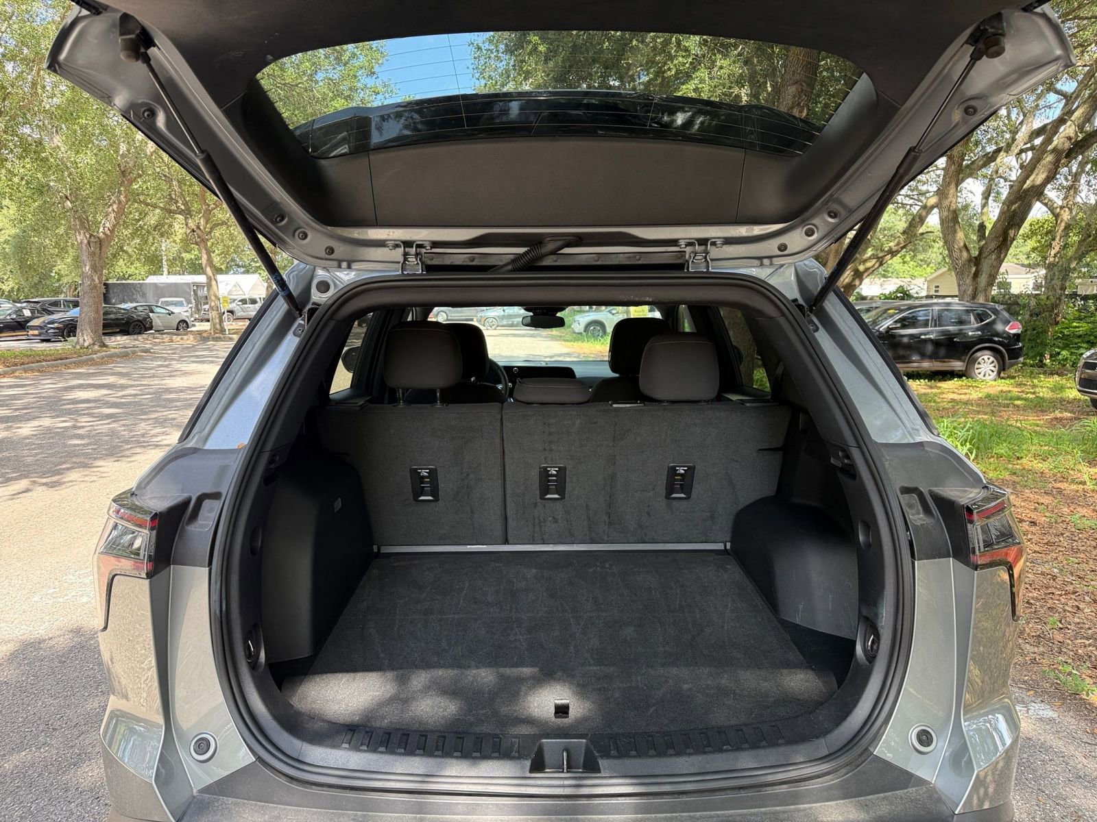 Used 2025 Chevrolet Equinox LT AWD/4WD image 29