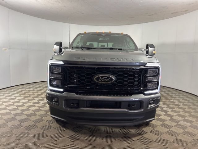 New 2026 Ford F350 Lariat w/ Black Appearance Package AWD/4WD image 2