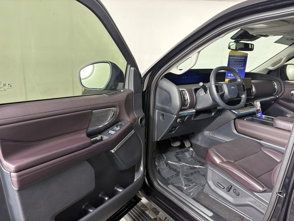 Certified 2026 Ford Expedition Max Platinum w/ Platinum Ultimate Package AWD/4WD image 11