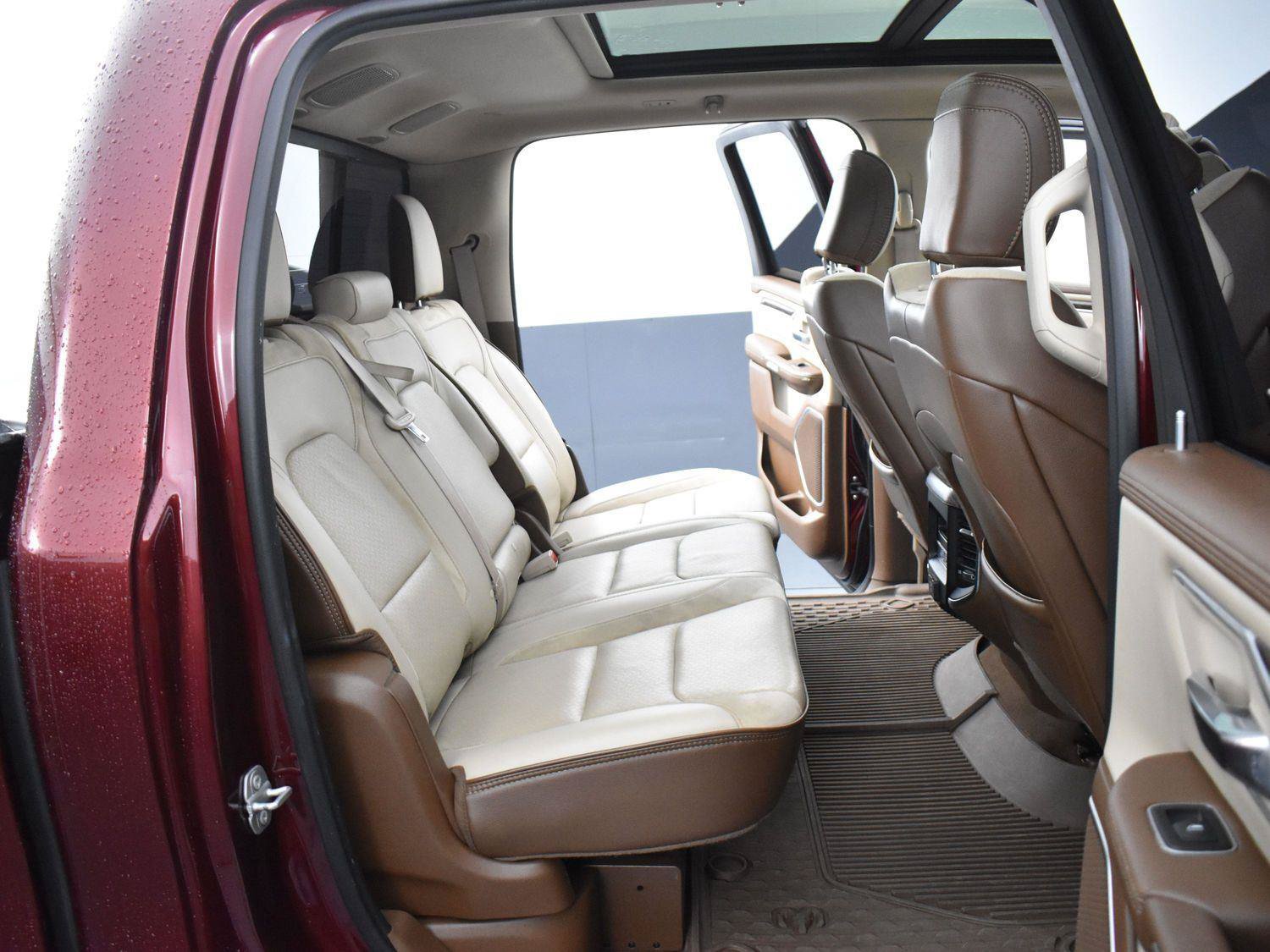 Used 2020 RAM 1500 Laramie AWD/4WD image 28