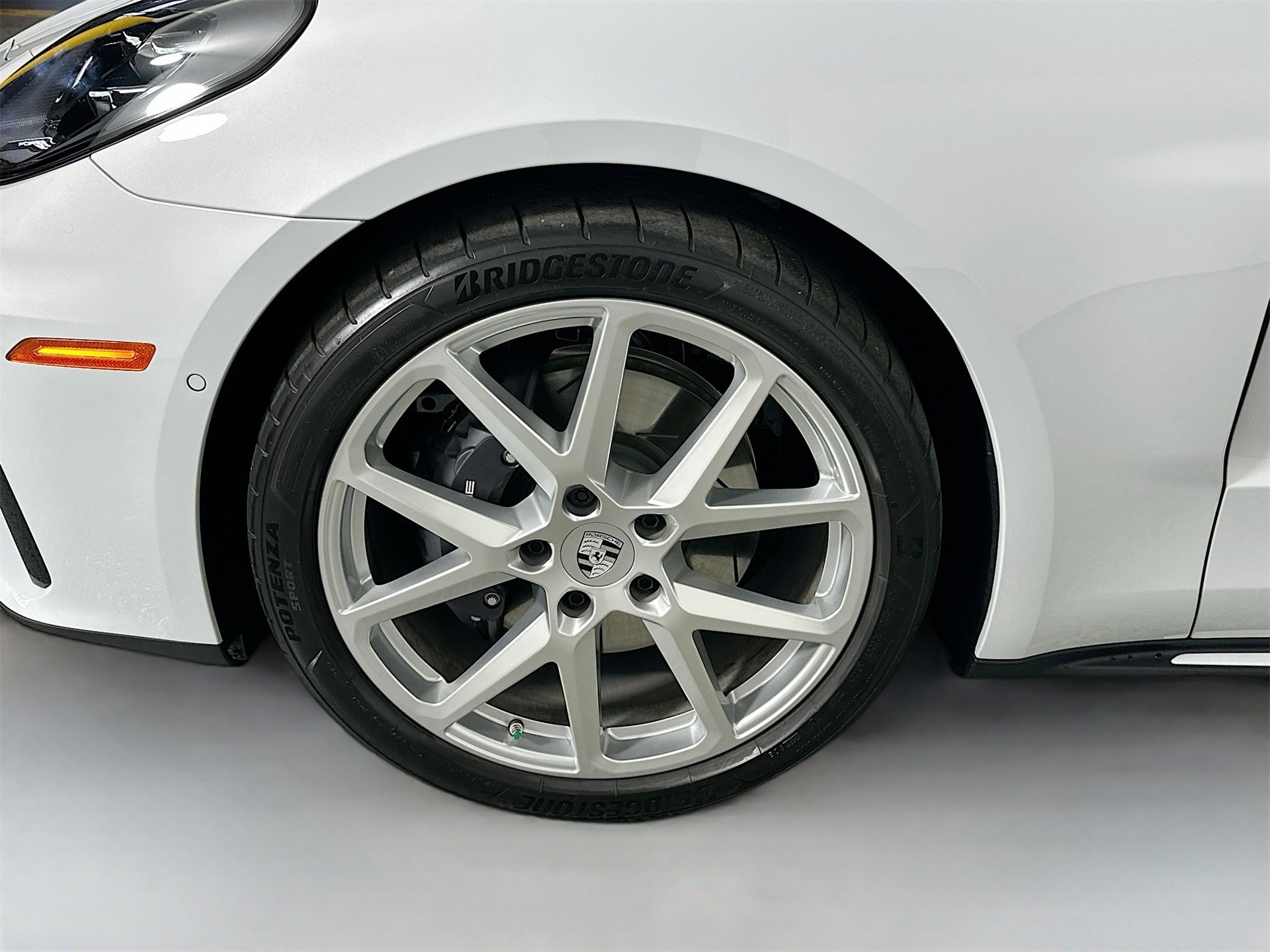 Certified 2025 Porsche Panamera image 11