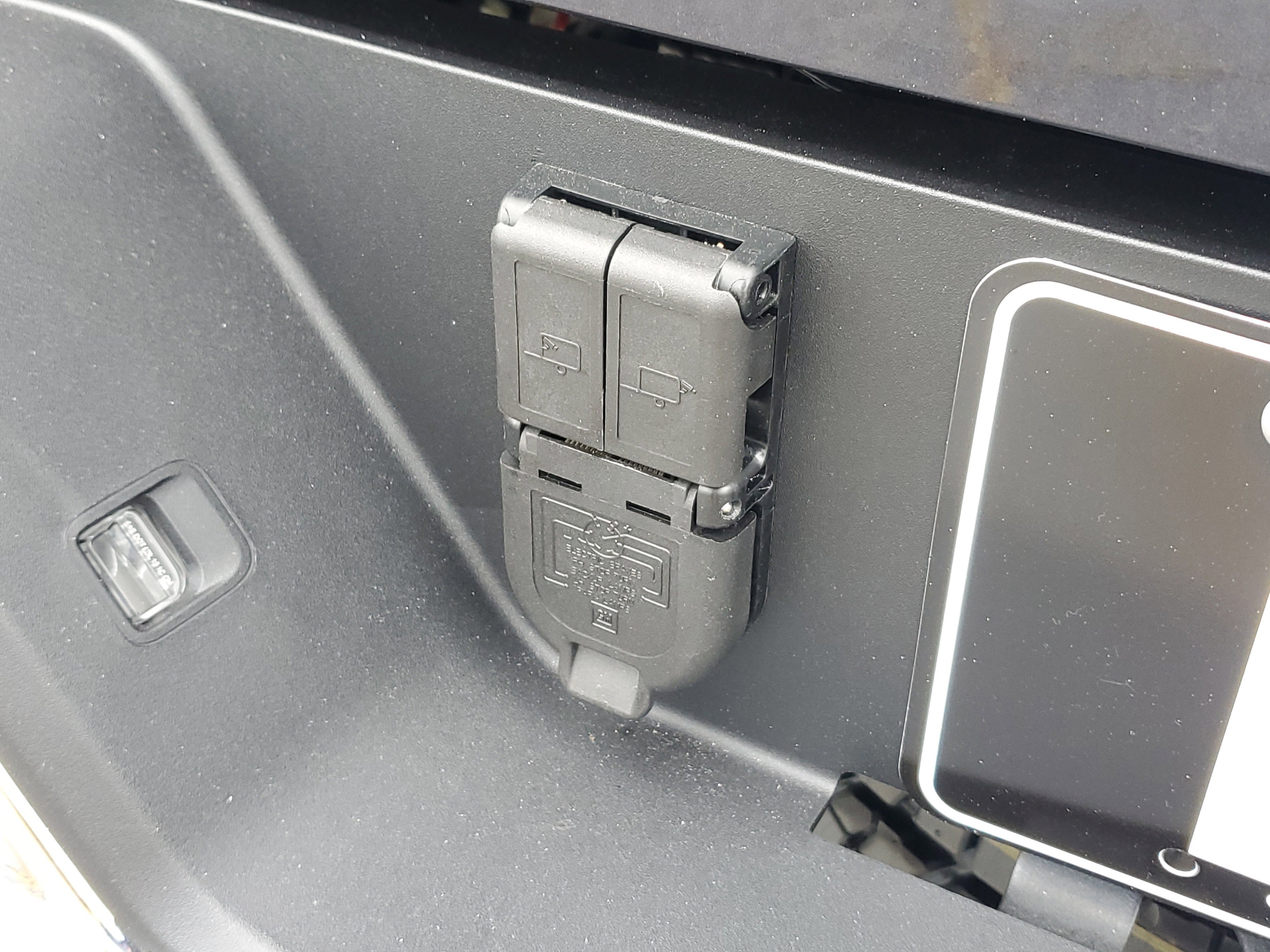 New 2025 GMC Sierra 2500 SLT w/ SLT Convenience Package image 8