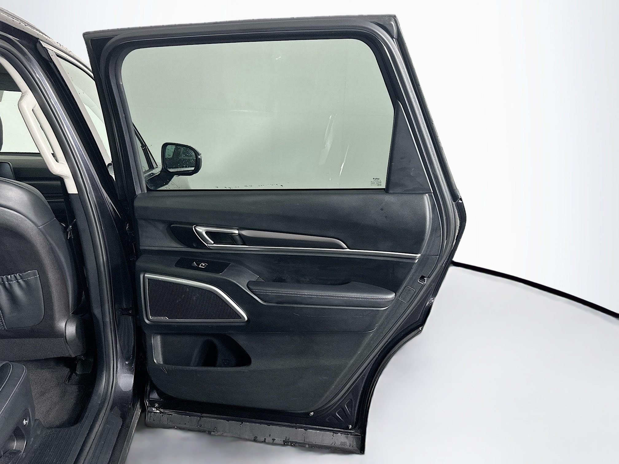 Used 2025 Kia Telluride S FWD image 33