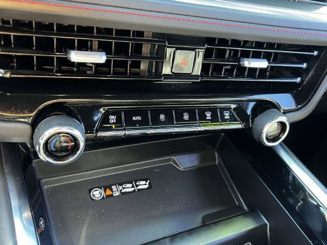 Used 2026 Chevrolet Suburban RST AWD/4WD image 33