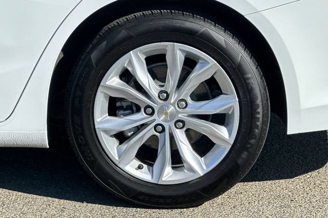 Used 2023 Chevrolet Malibu LT FWD image 30