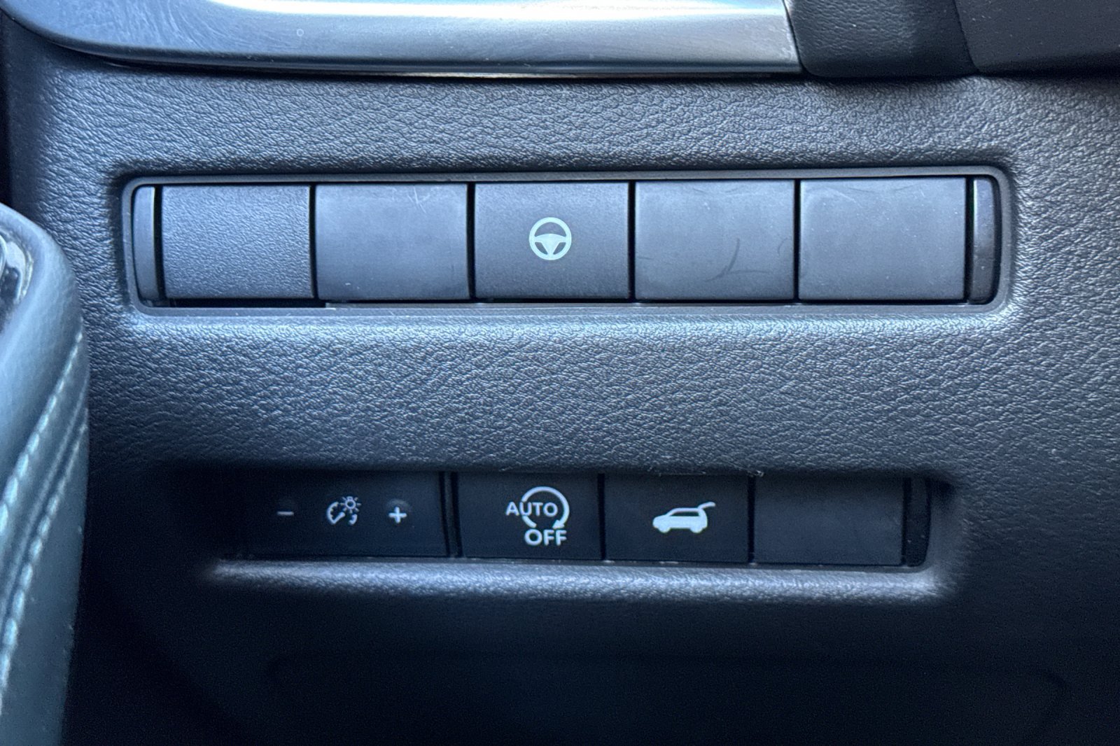 Used 2024 Nissan Rogue SL AWD/4WD image 43