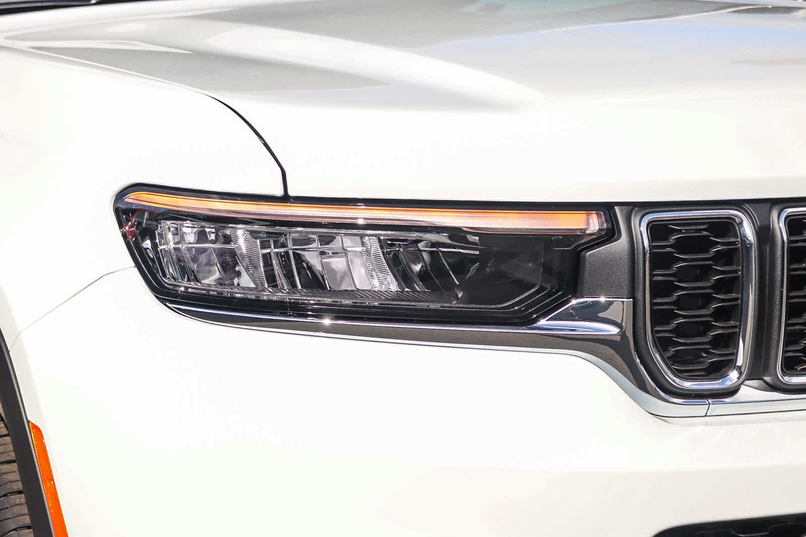 New 2027 Jeep Grand Cherokee L Laredo AWD/4WD image 8