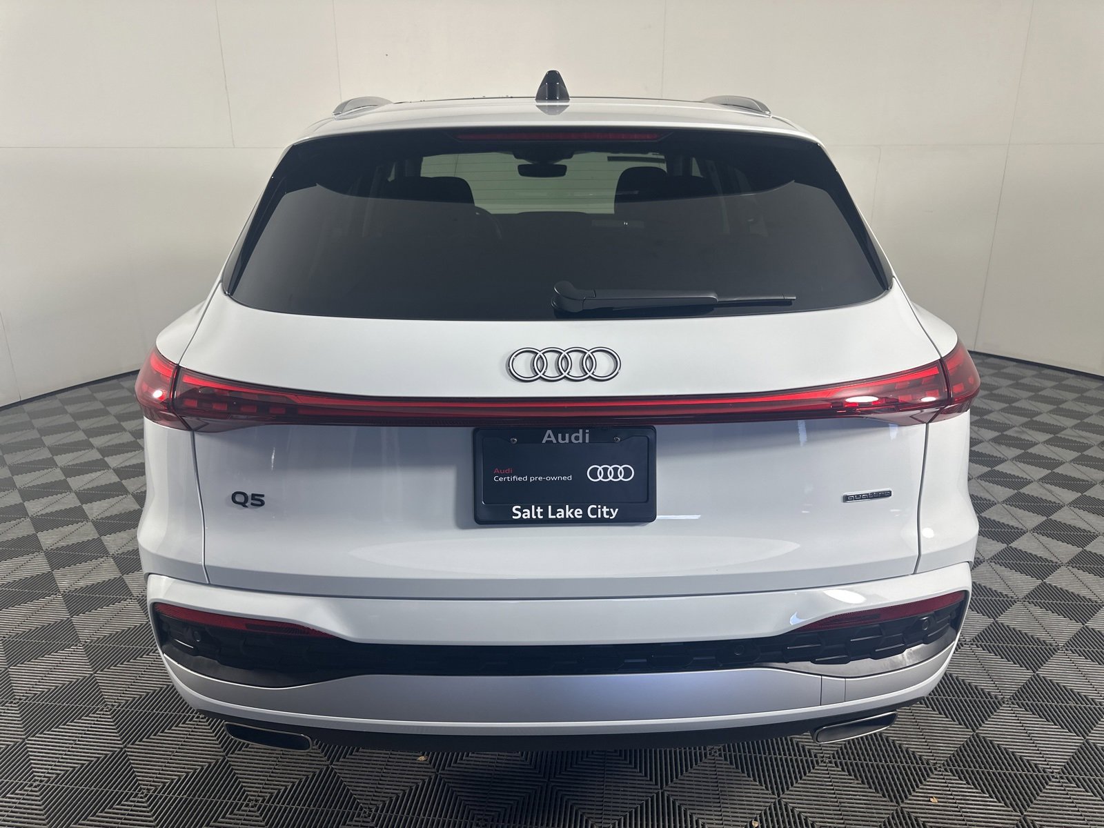 Certified 2025 Audi Q5 2.0T Premium Plus w/ Premium Plus image 6