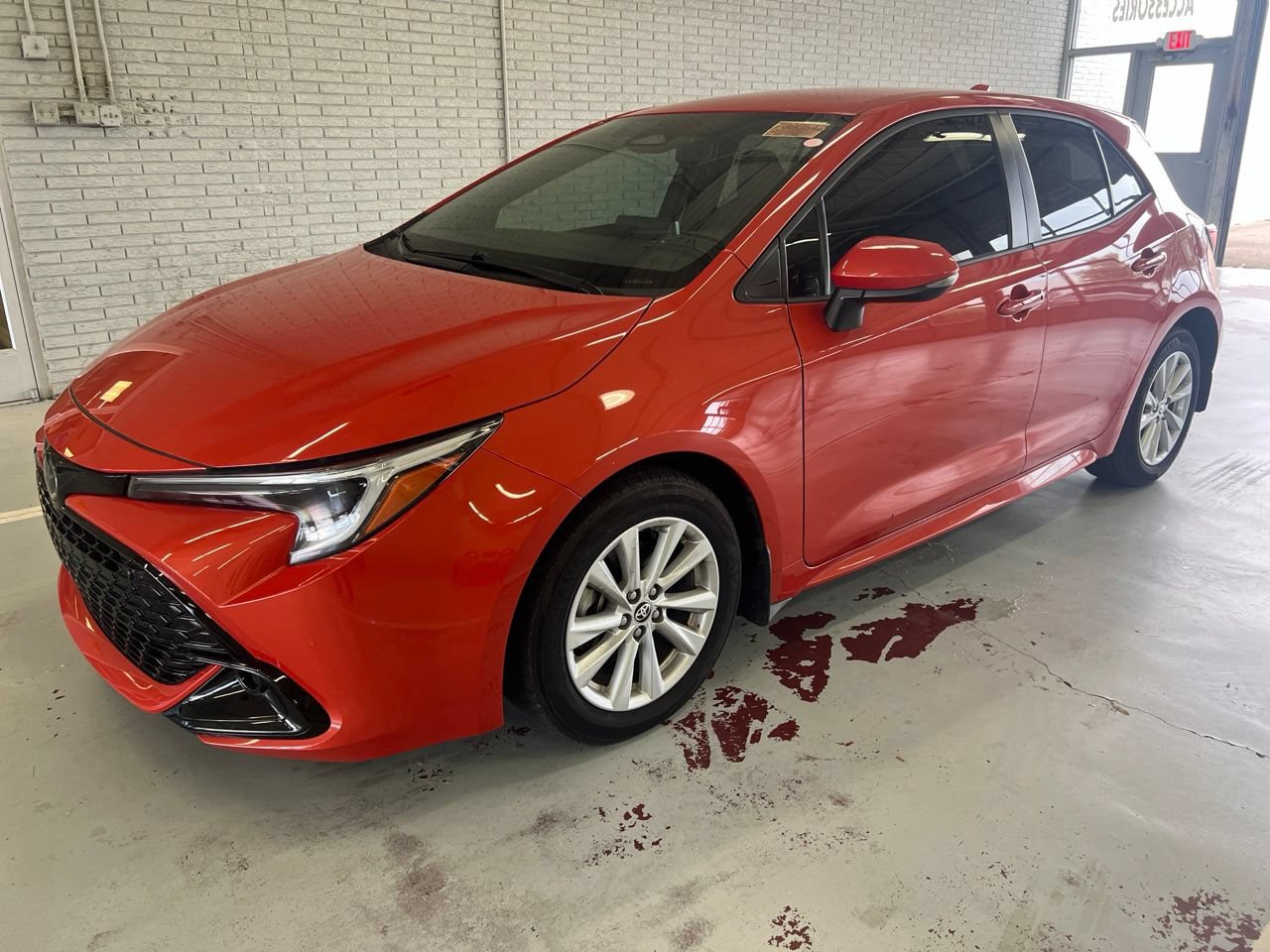 Used 2024 Toyota Corolla SE FWD image 1