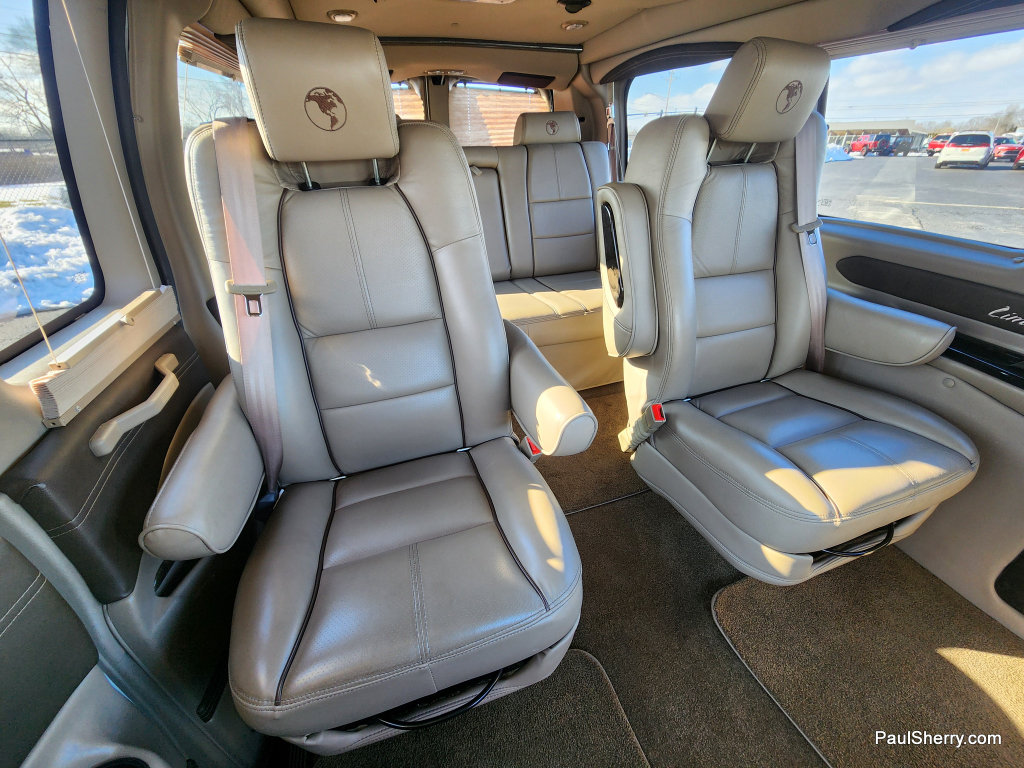 Used 2019 Chevrolet Express 2500 w/ Enhanced Convenience Package RWD image 8