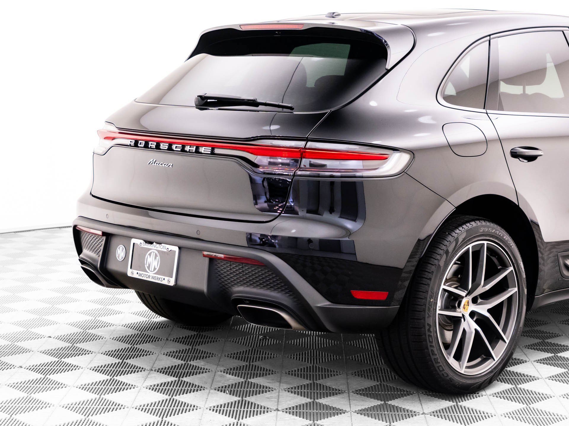 Used 2026 Porsche Macan AWD/4WD image 39