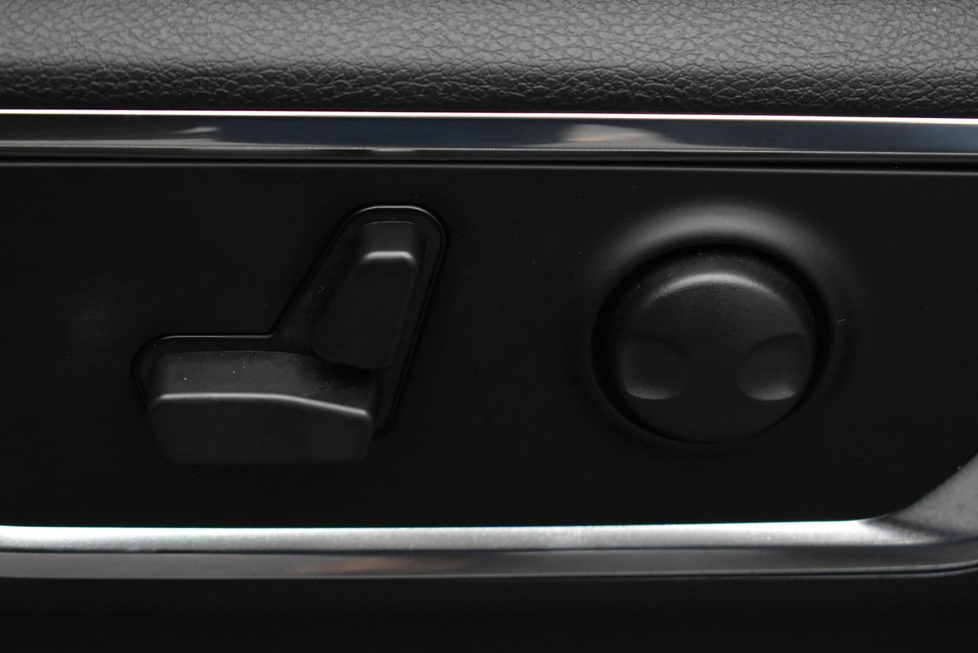 New 2026 RAM 1500 Laramie w/ Night Edition image 15