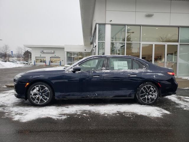 New 2026 BMW 740i xDrive w/ Premium Package image 7