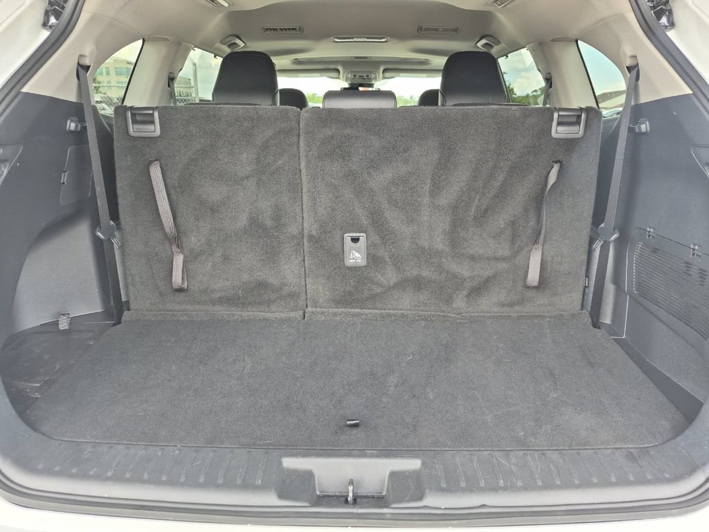Used 2026 Toyota Highlander XLE AWD/4WD image 16