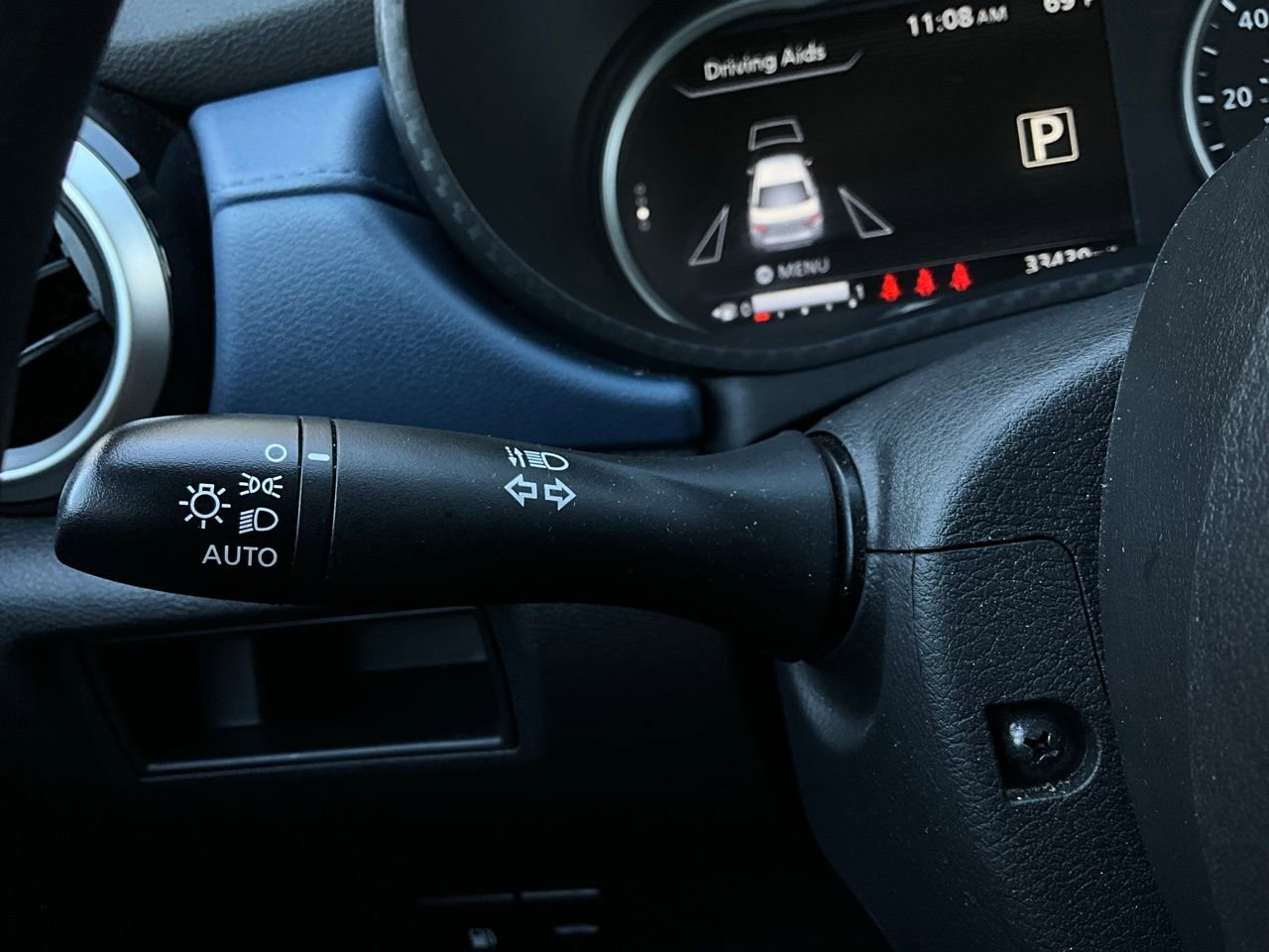 Used 2025 Nissan Versa SV image 31