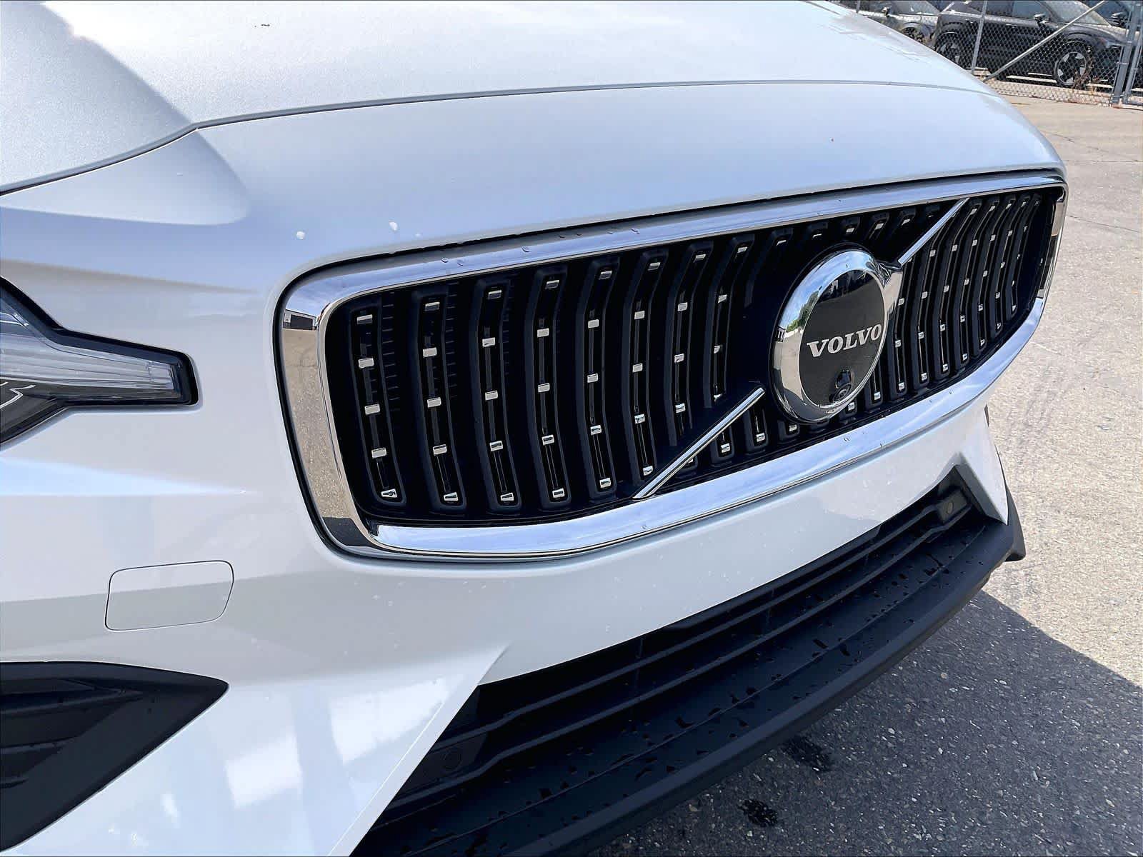 New 2026 Volvo V60 B5 Cross Country Plus w/ Protection Package Premier AWD/4WD image 33