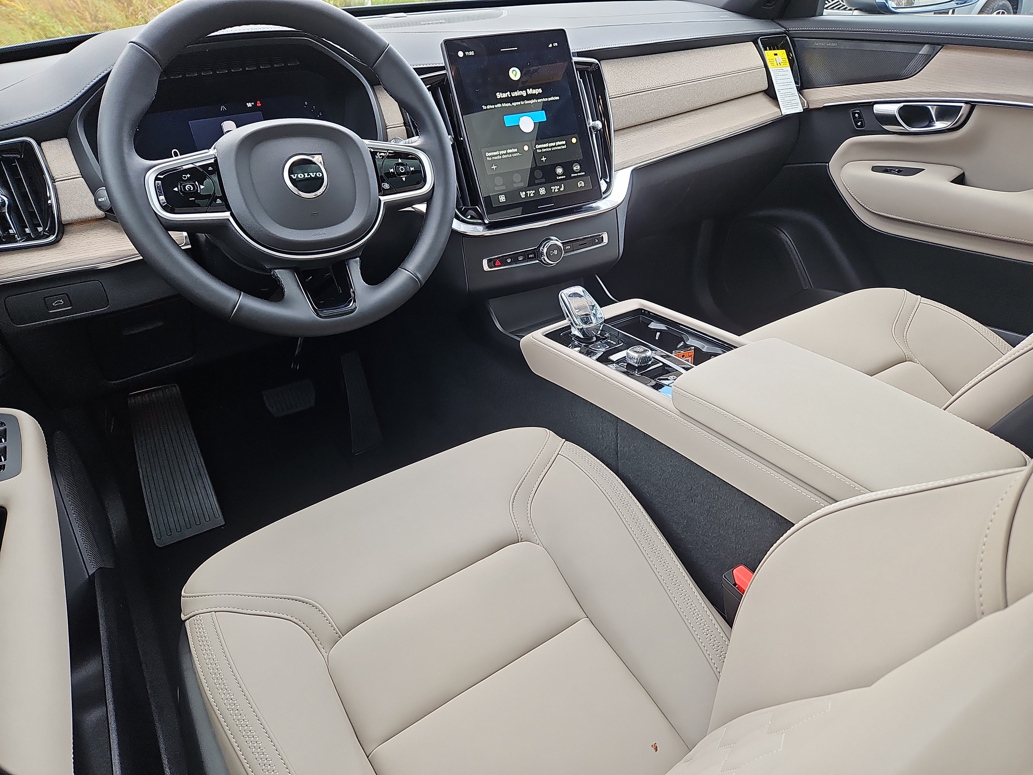 New 2026 Volvo XC90 B6 Plus w/ Protection Package Premier AWD/4WD image 3