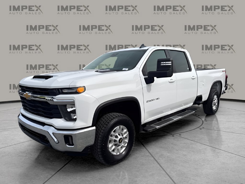 Used 2025 Chevrolet Silverado 2500 LT w/ Convenience Package AWD/4WD image 1