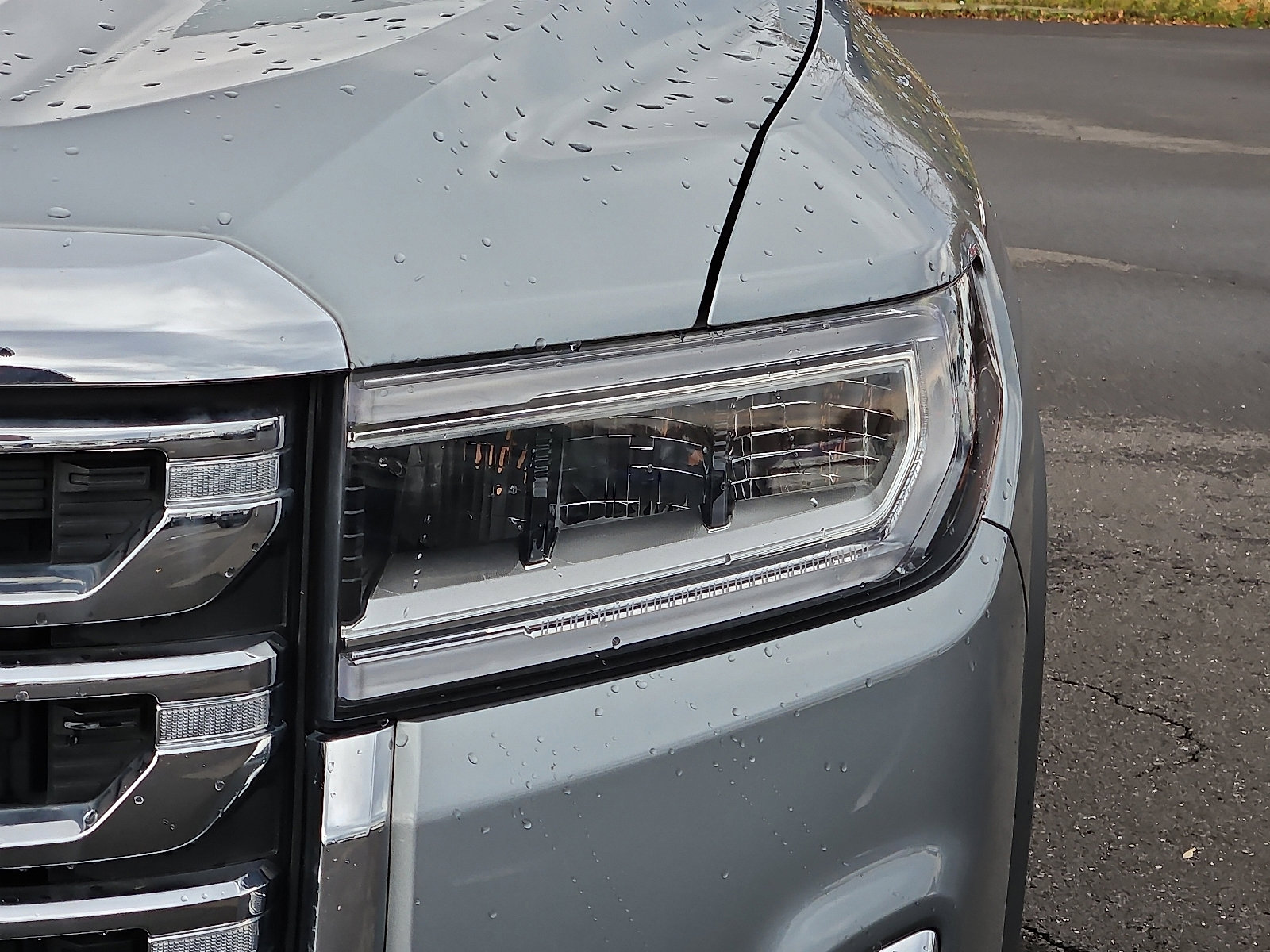 Certified 2023 GMC Acadia SLE image 9