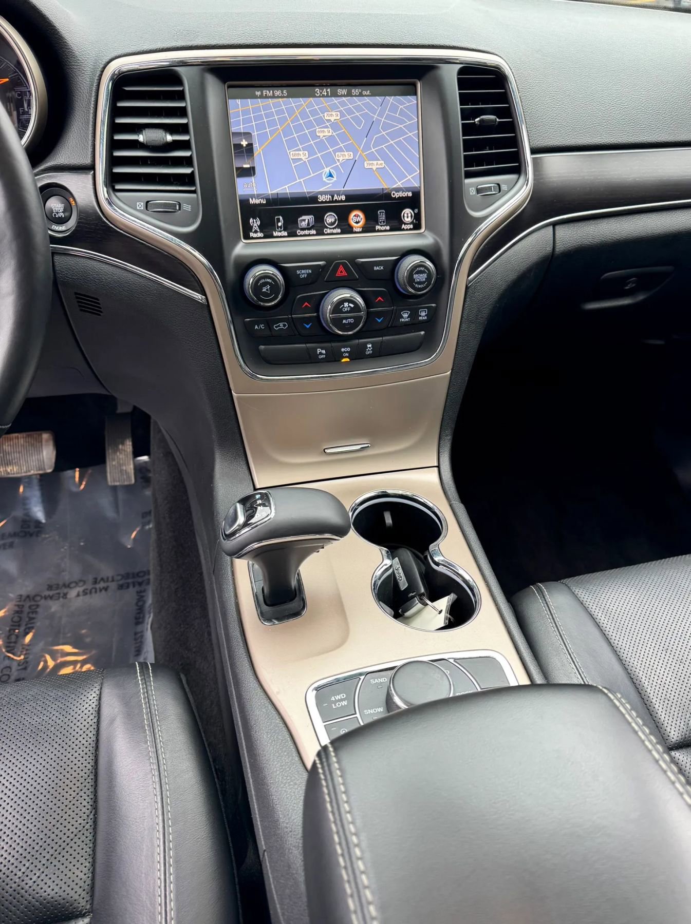 Used 2014 Jeep Grand Cherokee Limited w/ Luxury Group II image 23