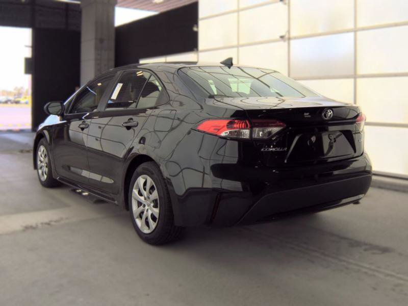 Used 2022 Toyota Corolla LE FWD image 4