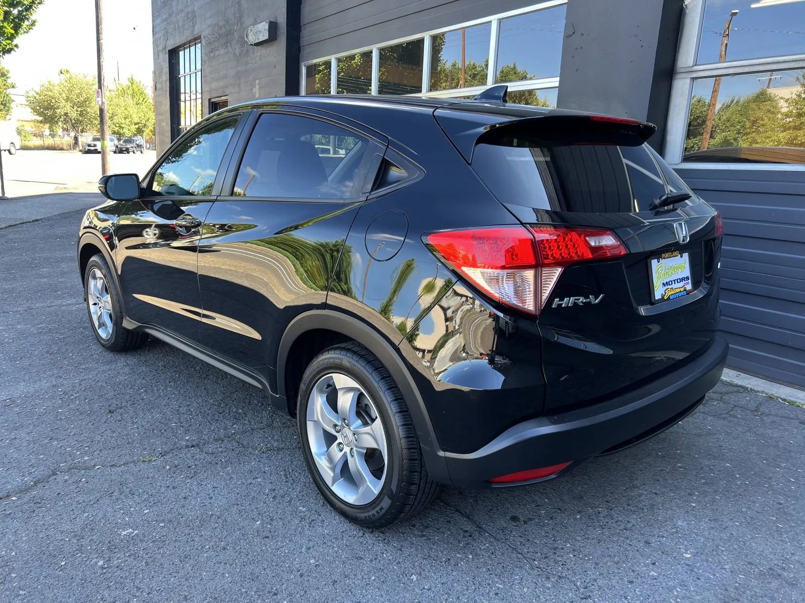 Used 2017 Honda HR-V EX image 3