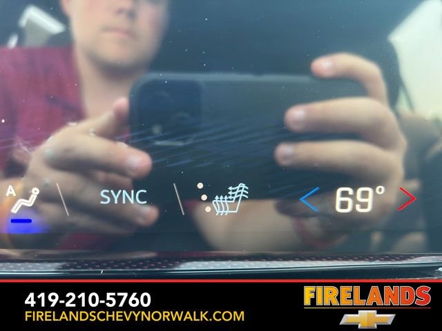 New 2025 Chevrolet Traverse Z71 w/ Driver Confidence Package image 40