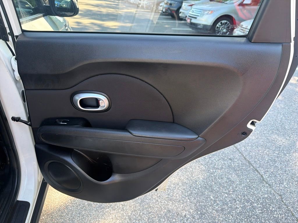 Used 2019 Kia Soul FWD image 24