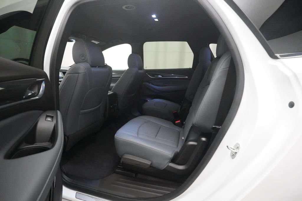 Used 2023 Buick Enclave Essence AWD/4WD image 16