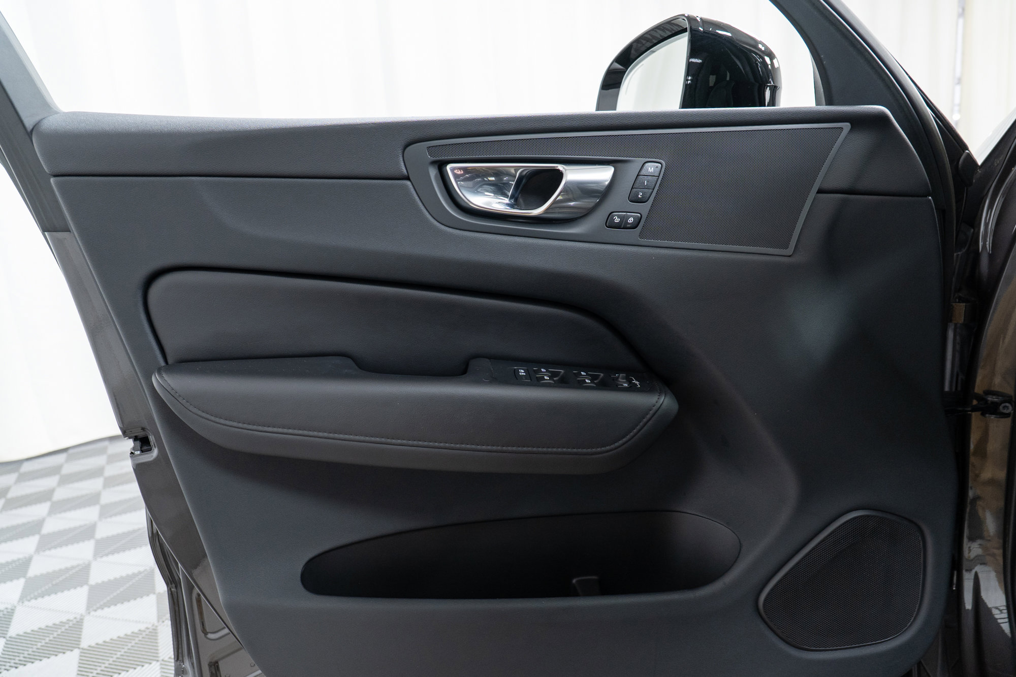 Certified 2023 Volvo XC60 B5 Plus w/ Climate Package image 11