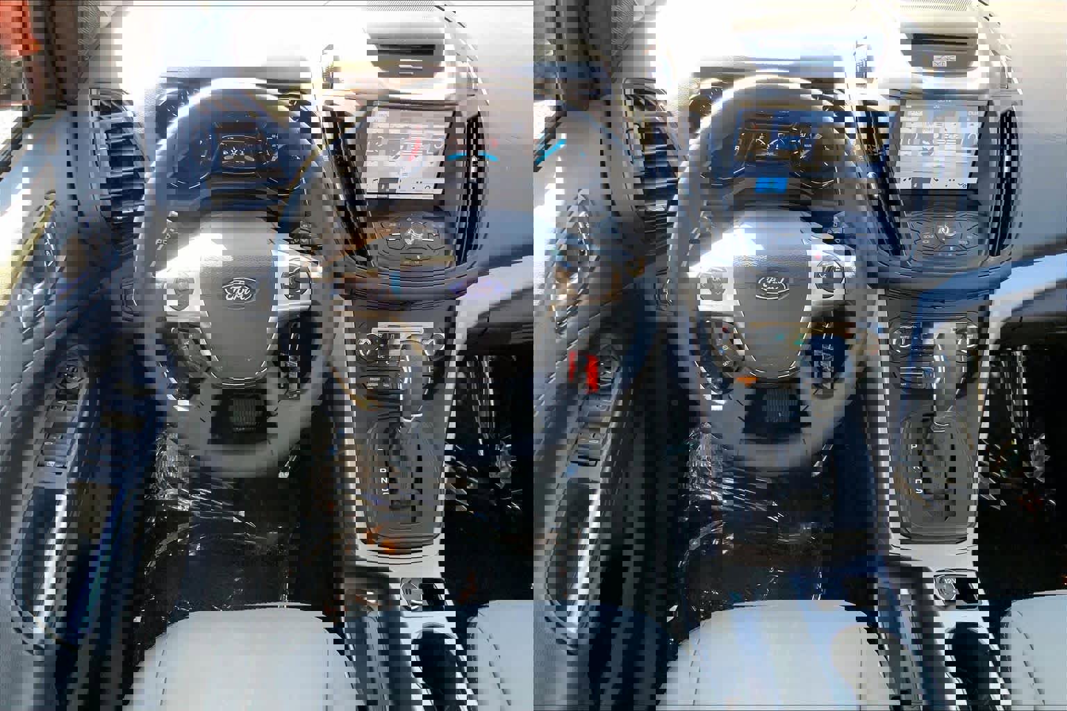 Used 2016 Ford Escape SE w/ Equipment Group 201A image 6