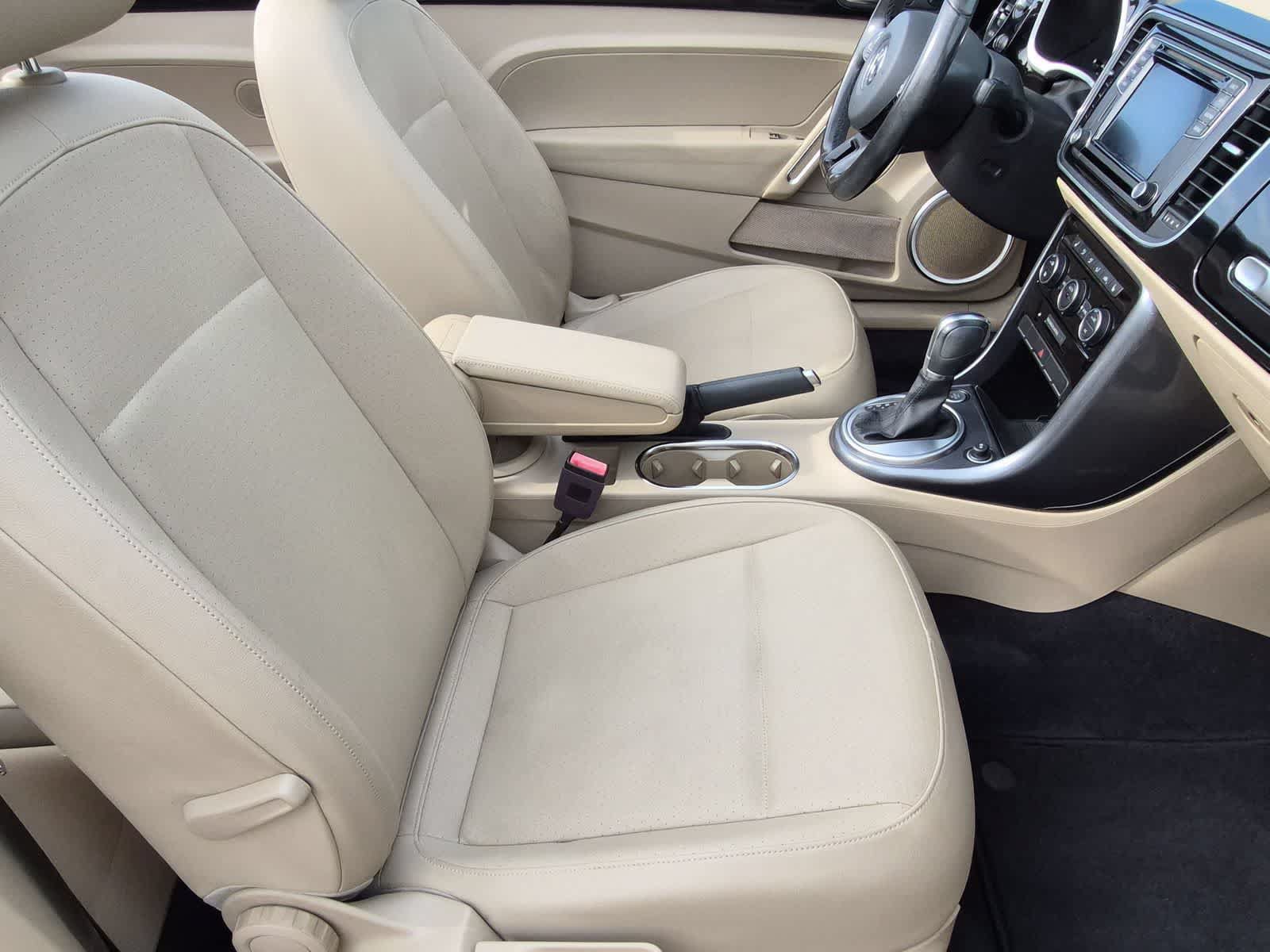 Used 2019 Volkswagen Beetle 2.0T SE FWD image 22