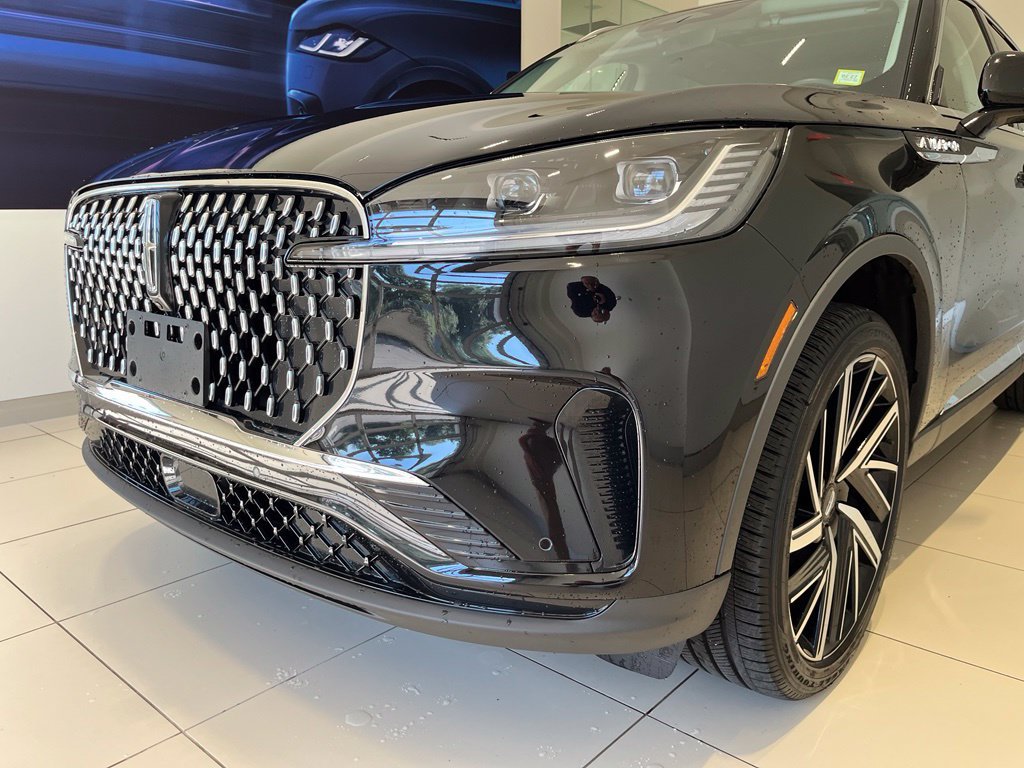 Used 2026 Lincoln Aviator Reserve AWD/4WD image 12