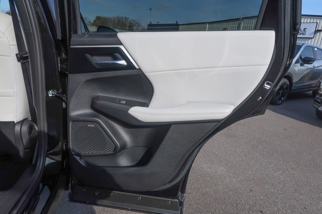 New 2026 Mitsubishi Outlander SE AWD/4WD image 18
