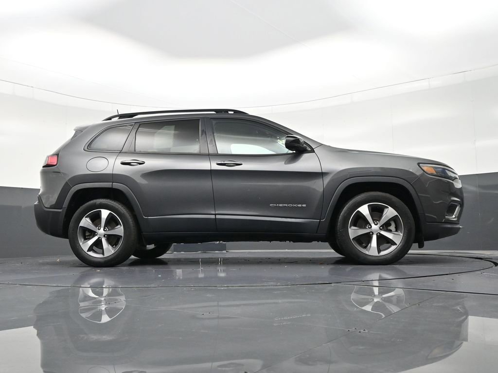 Used 2022 Jeep Cherokee Limited image 24