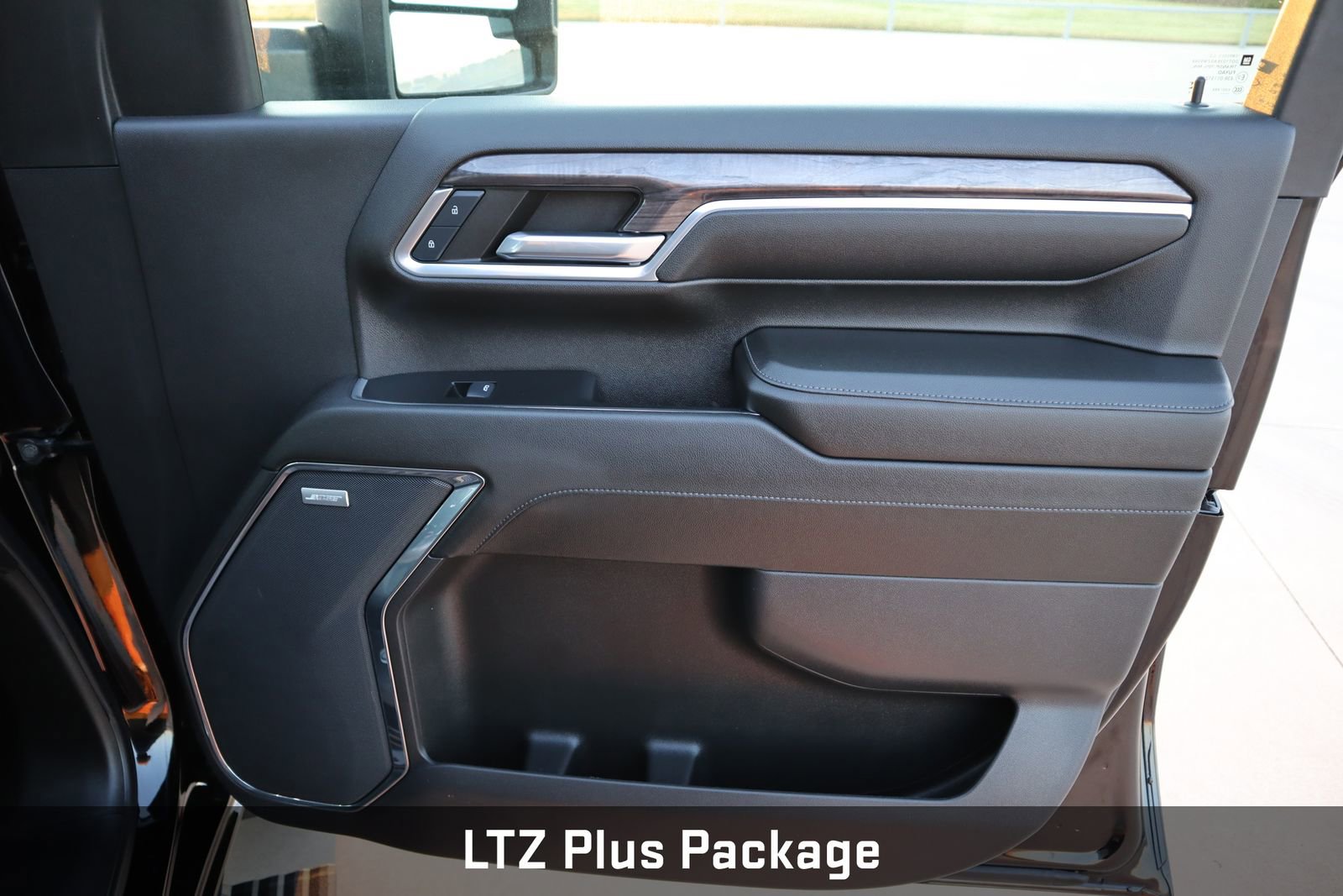Used 2024 Chevrolet Silverado 2500 LTZ w/ LTZ Plus Package image 19
