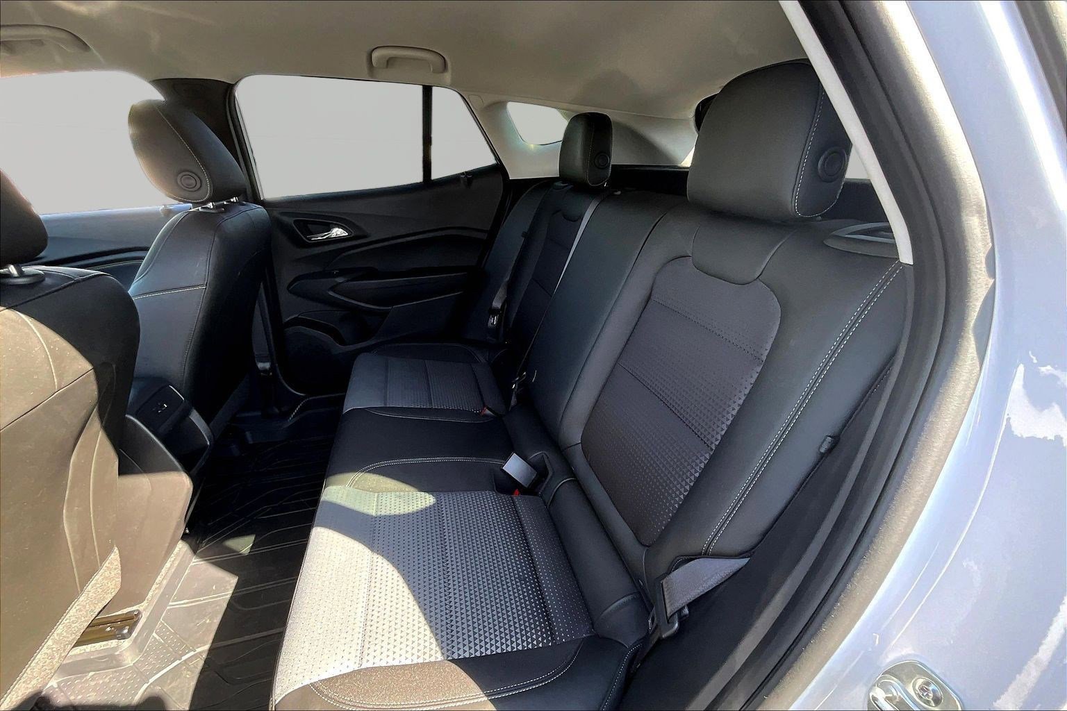 Used 2025 Chevrolet Trax LT w/ Driver Confidence Package image 22