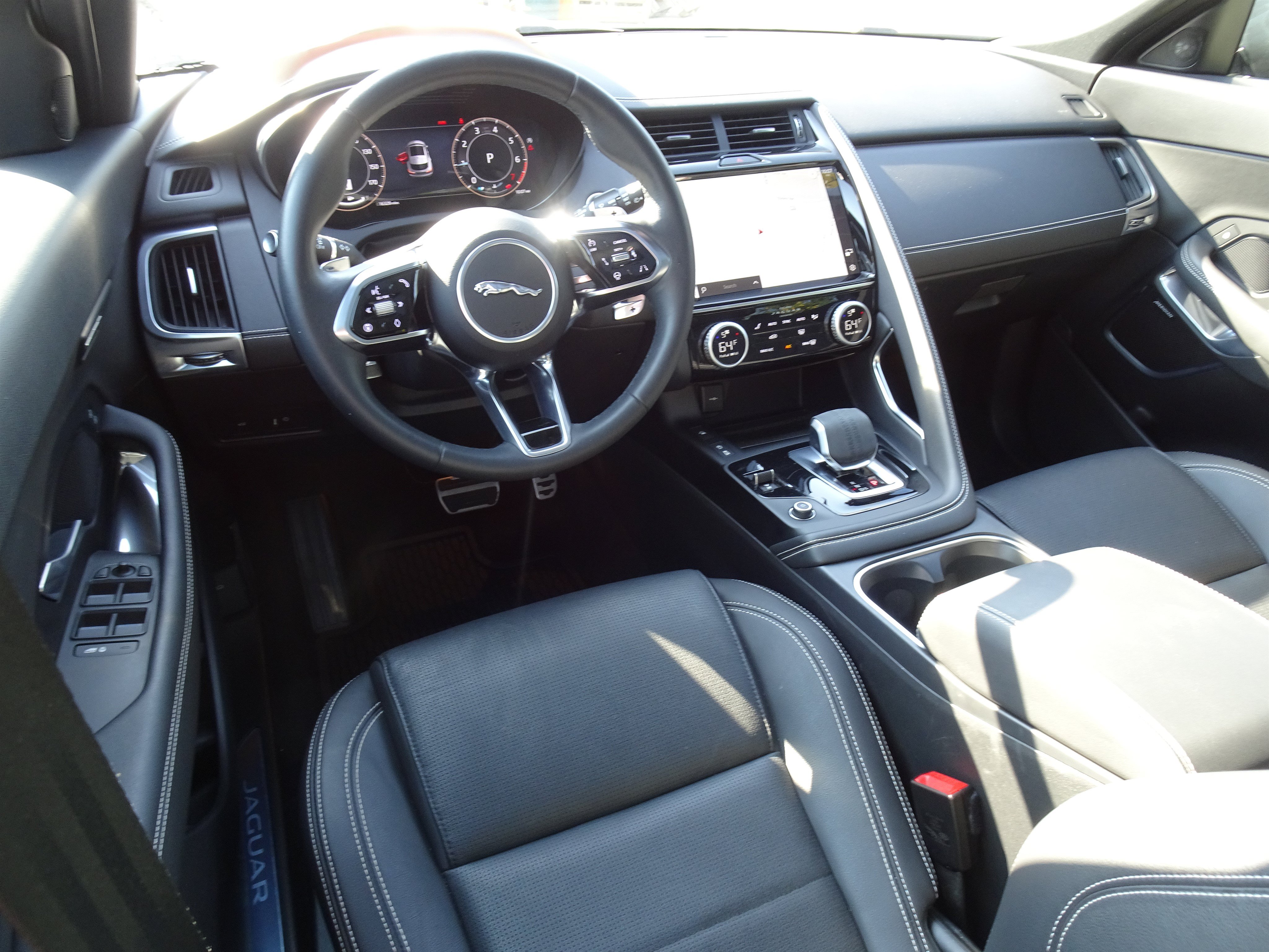 Certified 2024 Jaguar E-PACE R-Dynamic SE AWD/4WD image 19