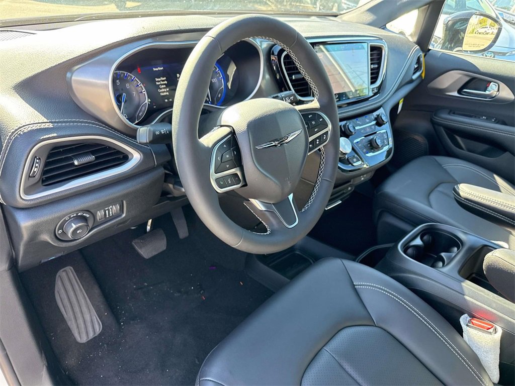New 2026 Chrysler Pacifica Select image 25