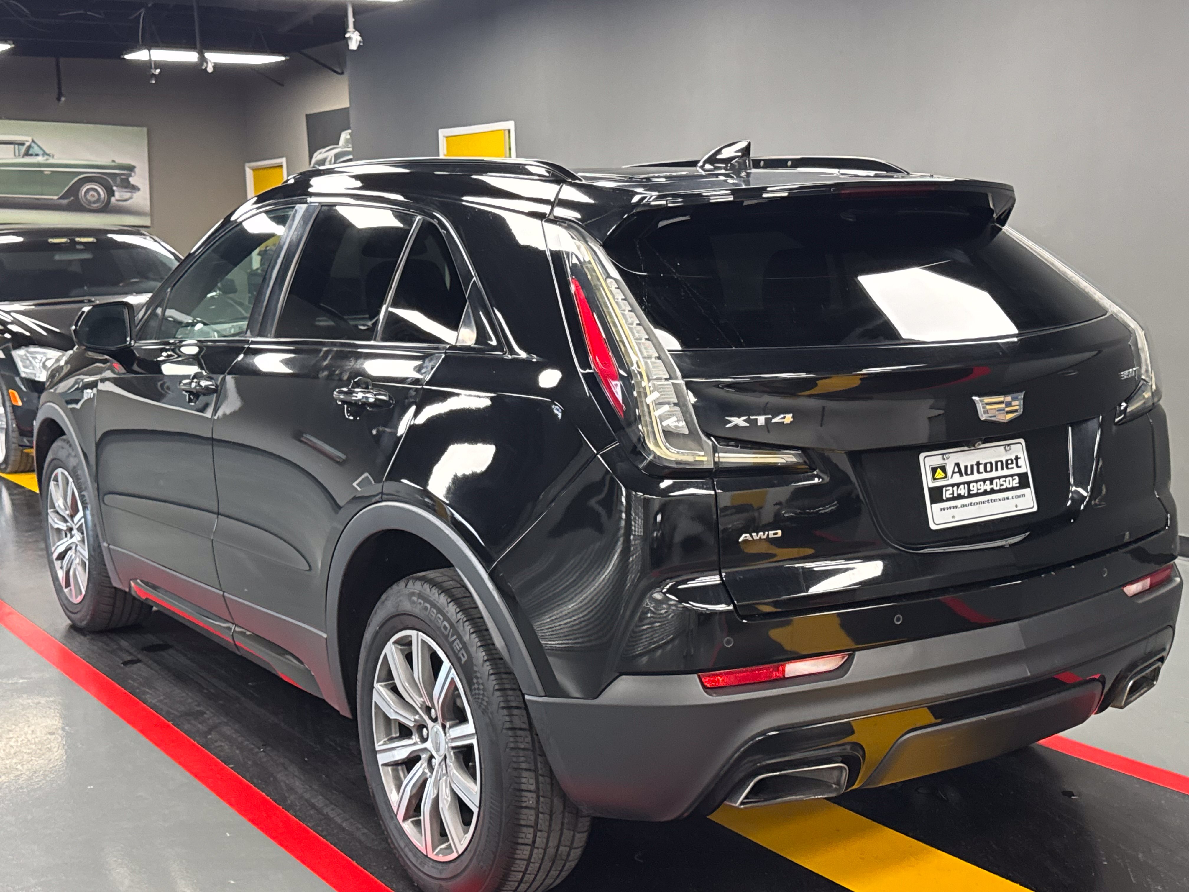 Used 2020 Cadillac XT4 Sport w/ Driver Awareness Package AWD/4WD image 3