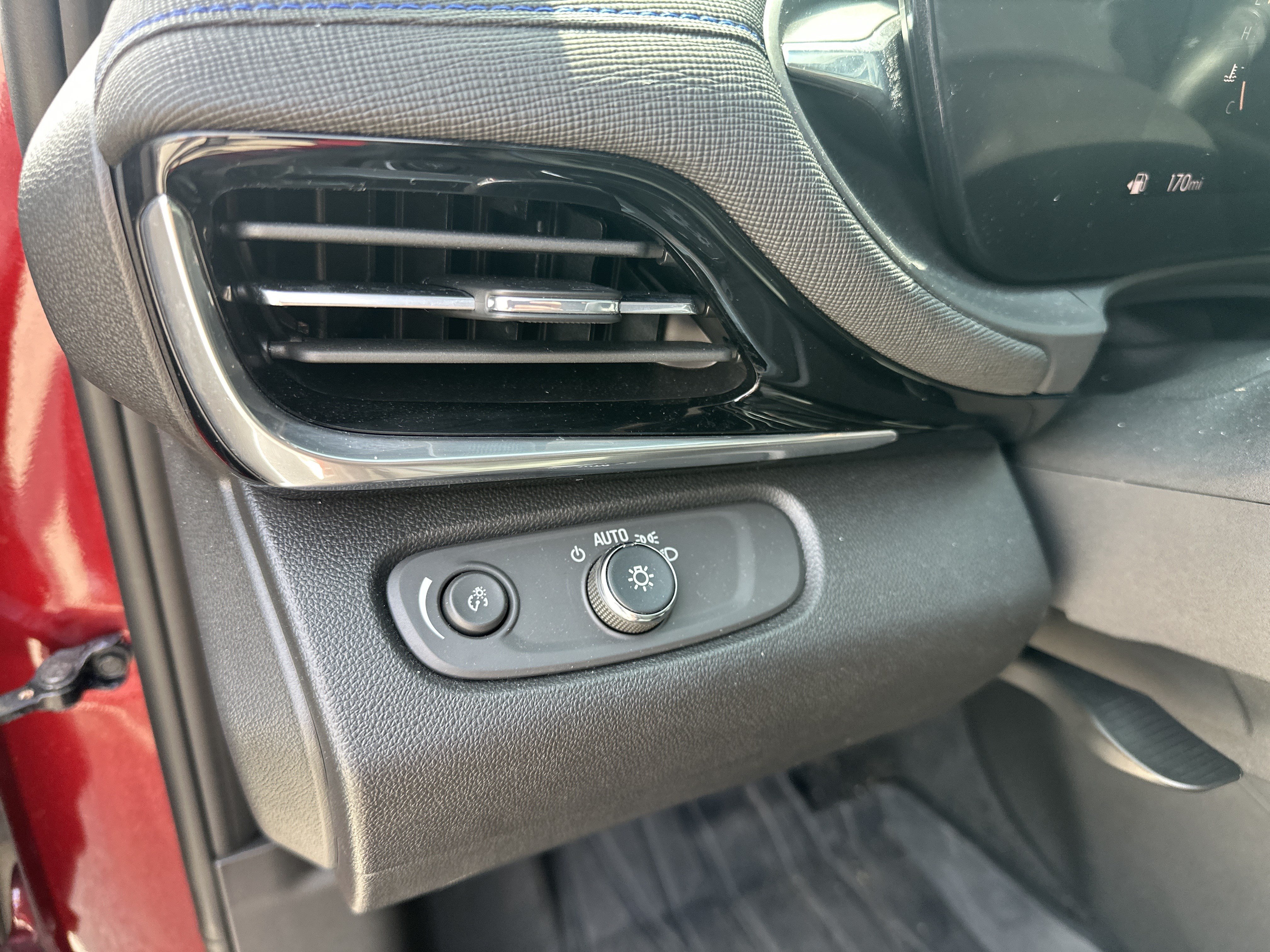 Used 2024 Buick Envista Sport Touring w/ Convenience I Package FWD image 14