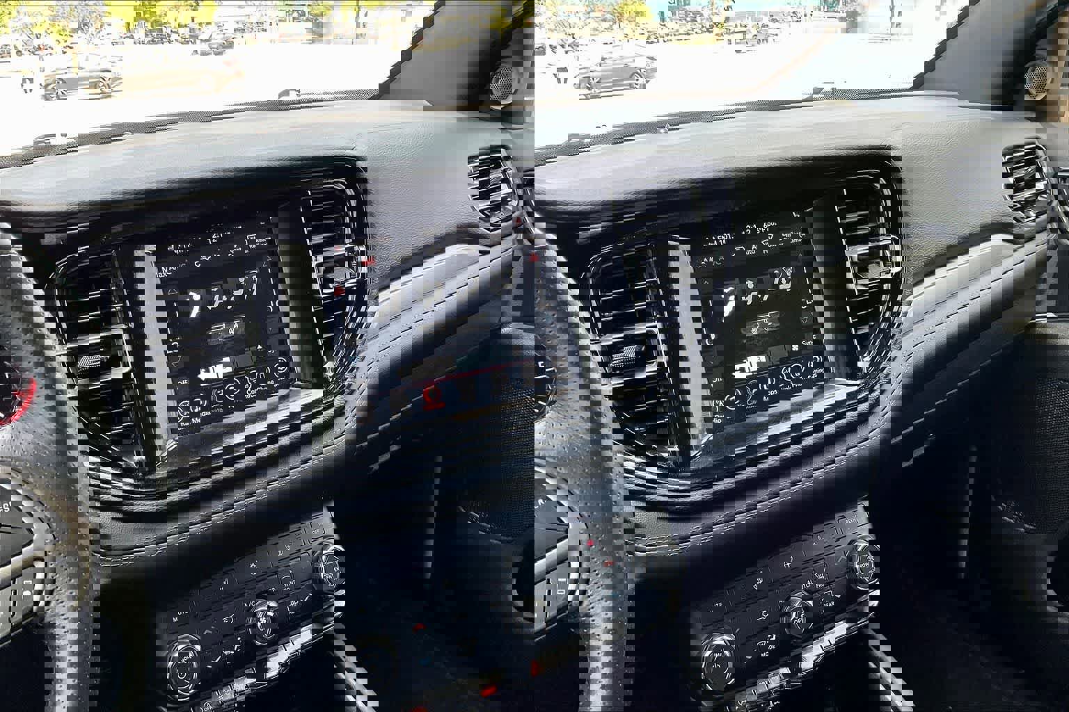 Used 2024 Dodge Durango SXT image 13