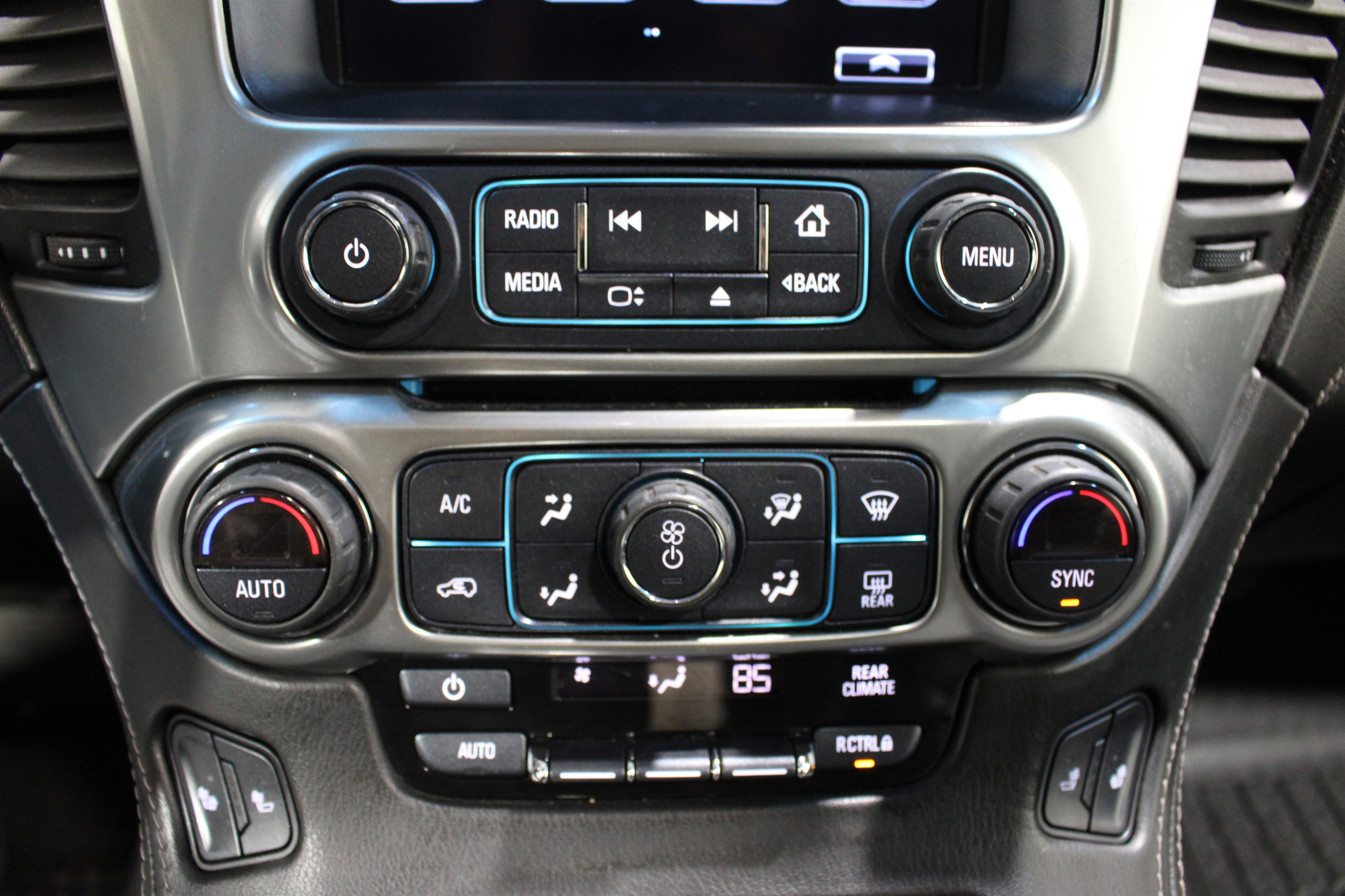 Used 2018 Chevrolet Tahoe LT AWD/4WD image 18