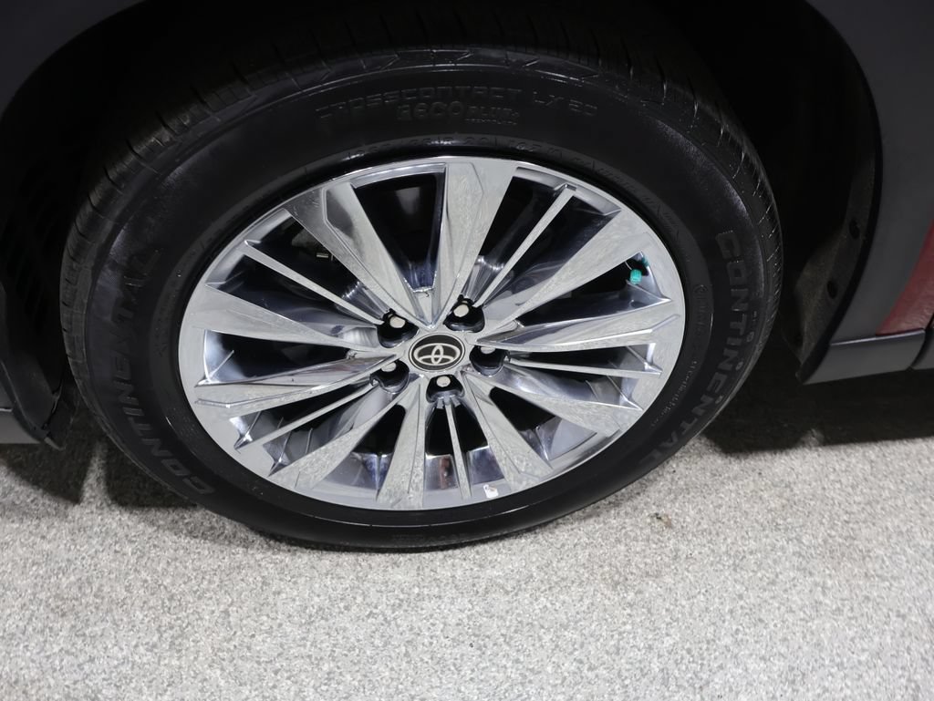 Used 2024 Toyota Grand Highlander AWD image 9