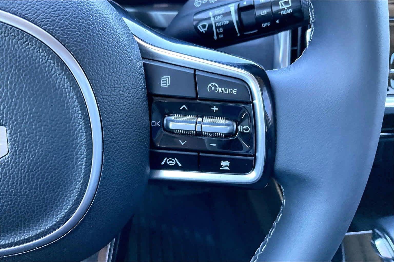 Certified 2023 Kia Sorento SX FWD image 23