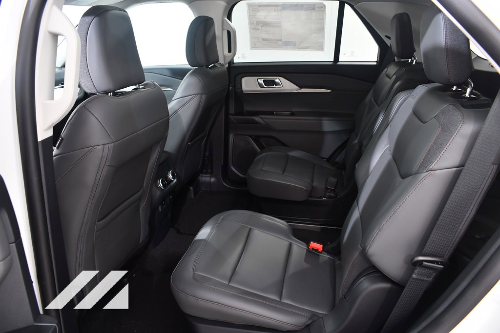 New 2025 Ford Explorer Active w/ Active Comfort Package image 16