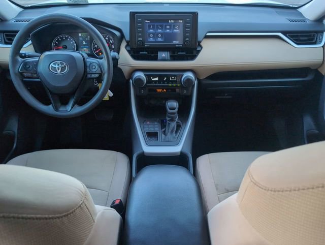 Used 2022 Toyota RAV4 LE AWD/4WD image 18