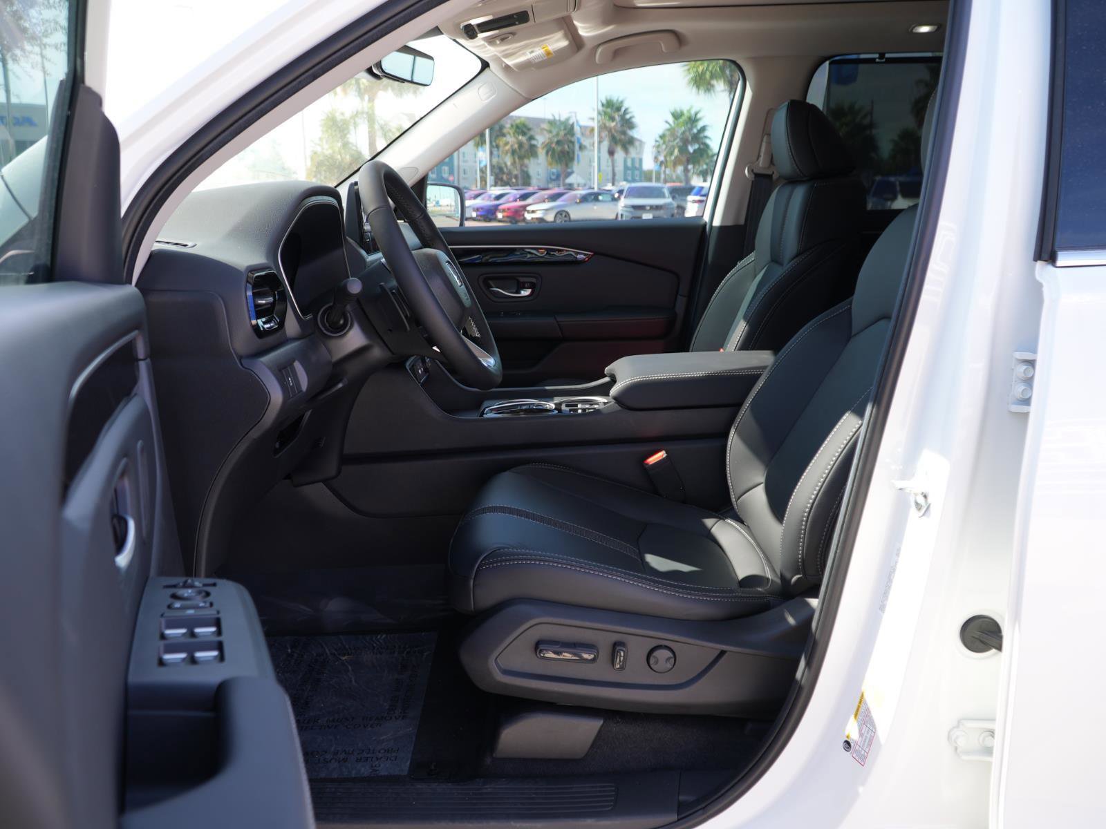New 2025 Honda Pilot Touring image 16