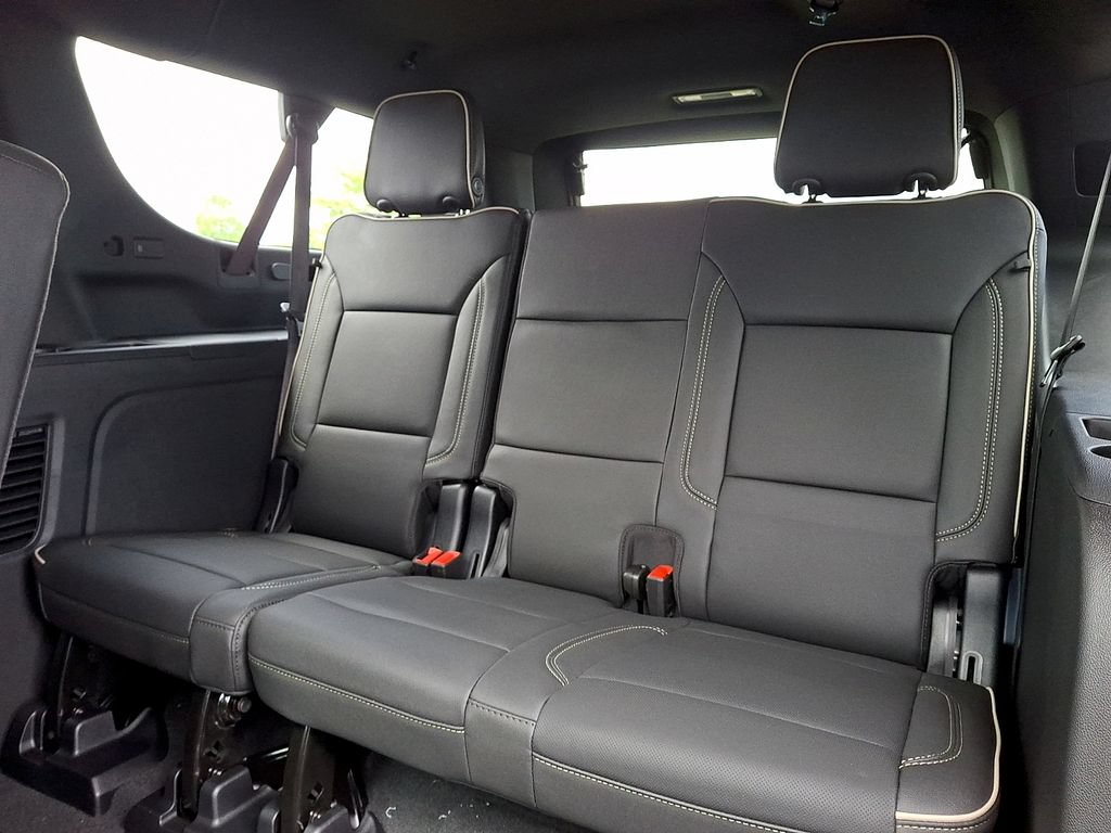 New 2026 Chevrolet Suburban Premier w/ Sun And Tow Package AWD/4WD image 7