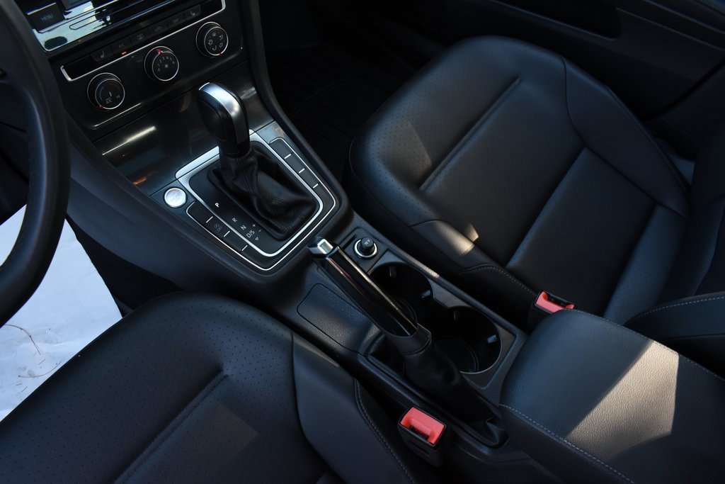 Used 2021 Volkswagen Golf 4-Door image 17